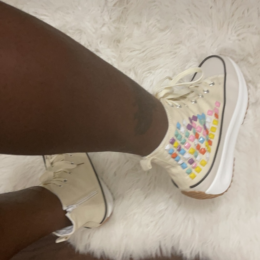 Summer high tops with colorful studs..cute 🥰 shoe